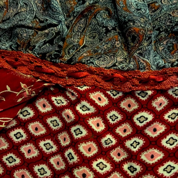 Adorable top. - Picture 5 of 12